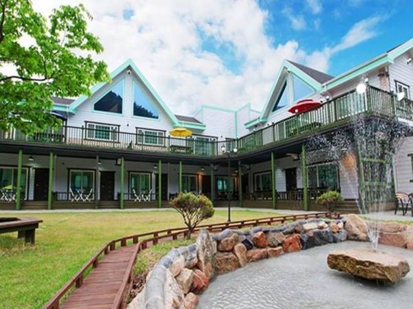 Sokrisan Jayeon Pension