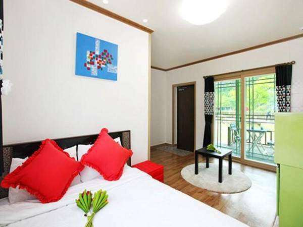 Sokrisan Jayeon Pension