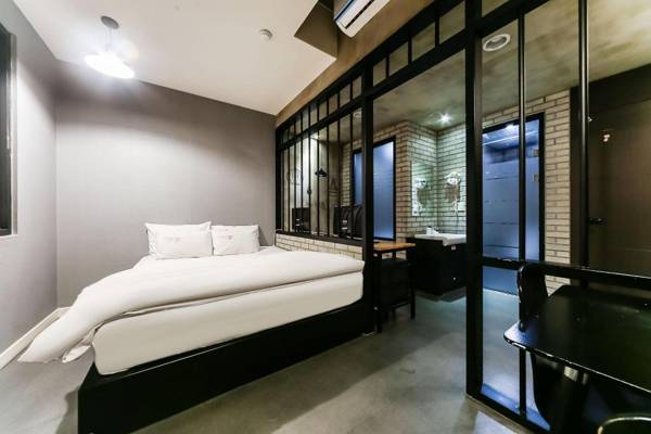 Daegu daemyeongdong 9h (Nine ahwoseu)