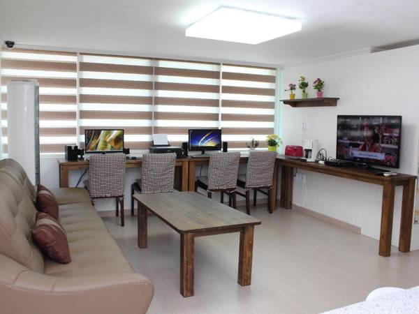 Wow Hills Guesthouse