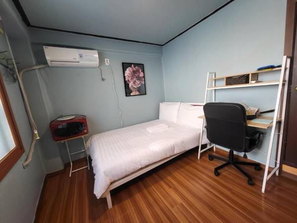 Workspace - Myeongdong Guesthouse Como
