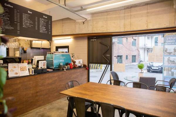 Myeongdong Artmonstay