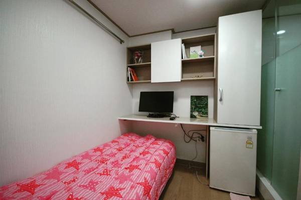 LotteTower Rainbow House