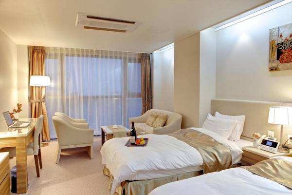 The Class 300 Hotel & Resort