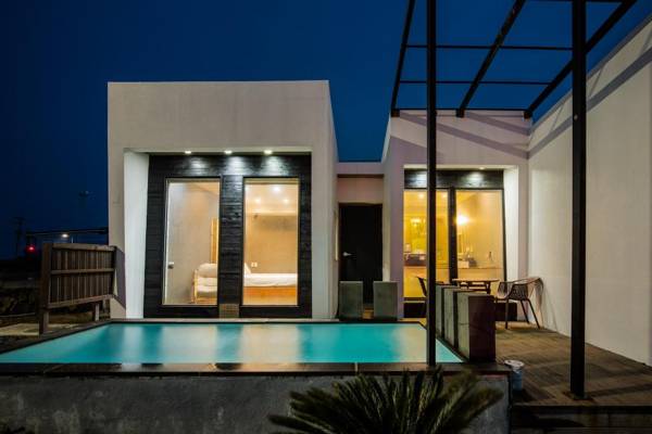 Aqua BEAutique Pool Villas