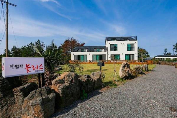 Jeju Hyeopjae Bliss Pension
