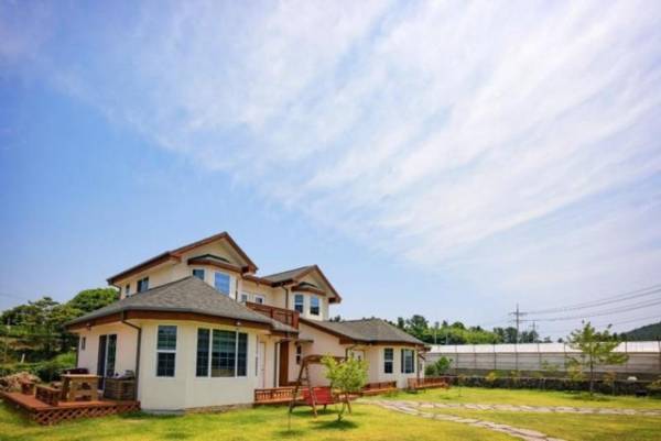 Seogwipo Jeju Mido Pension