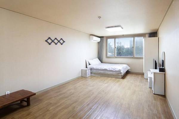 Jeju Cheonjaeyeon Recreation Pension