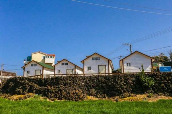 Jeju Woljeong Cello House Pension