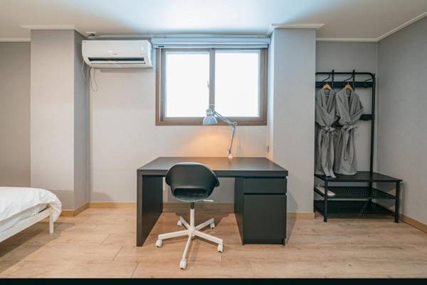 Workspace - Hotel Stayhyun