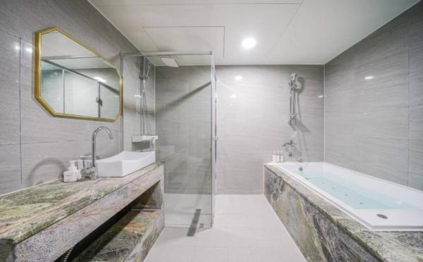 The Stone Bridge Hotel Dongnae