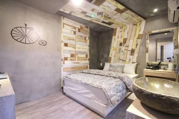 Busan Jangjeon-dong Oops