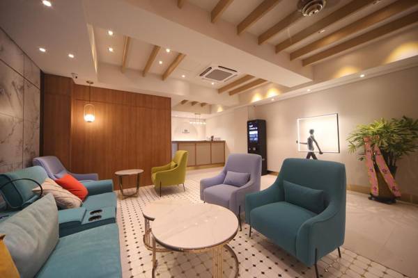H Avenue Hotel DongRae