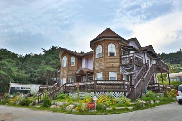 Gyeongju Tenderness Pension