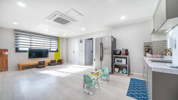 Gyeongju Stay 1222 Kids Poolvilla Pension