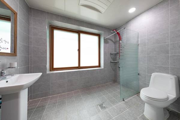 Gyeongju Gampo Sangbulgogi and Pension