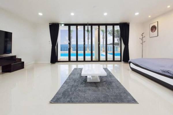 Gyeongju Neulsiwon Pension