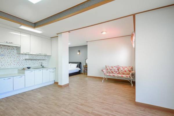 Ganghwa Punggyung gryujineon zip Pension