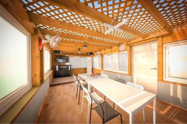 Ganghwa Badatgashimteo Pension