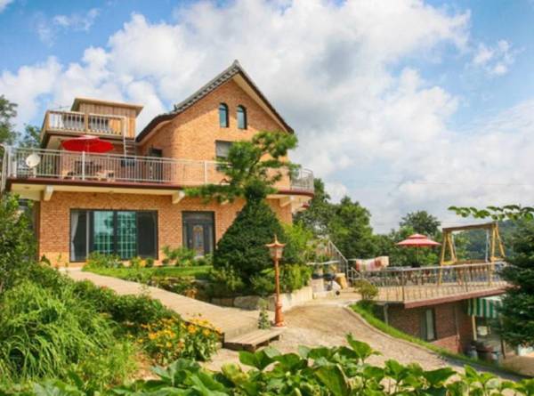 Ganghwado Neulpurun Lakeside Pension