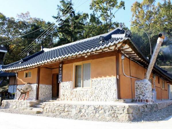 Jangbogo Hanok Pension