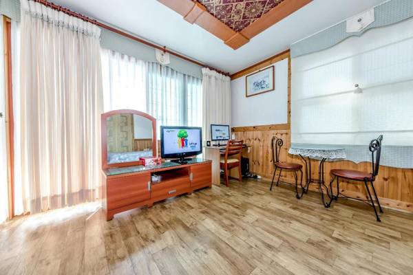 Gyul Hyanggi Pension