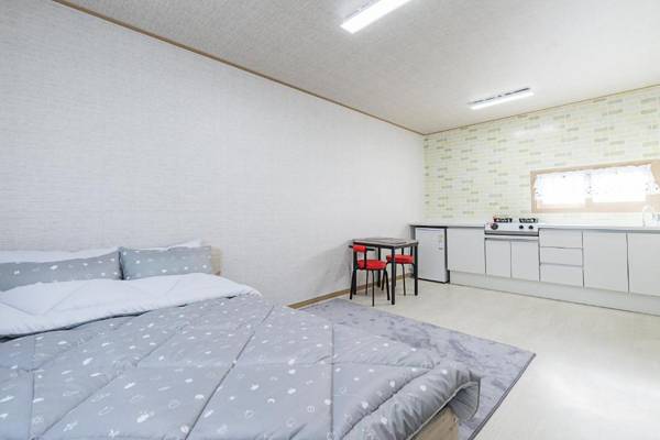 Brassica Flower Pension