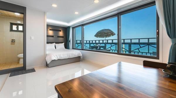 Gangneung Badauibyeol Pension