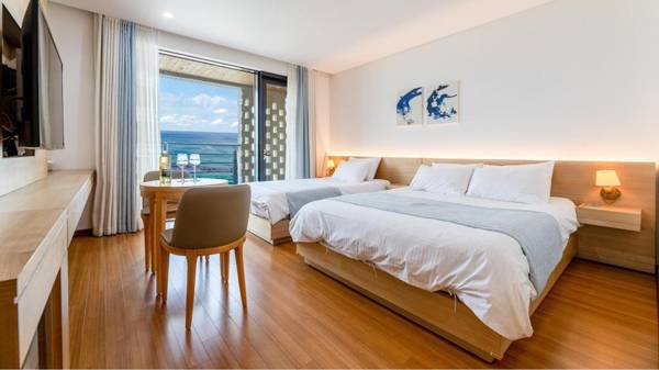 Gangneung Bluestay