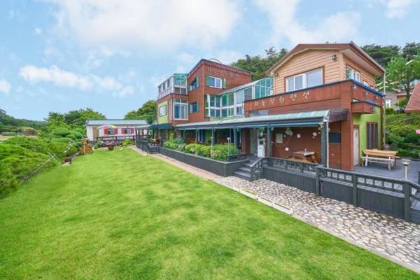 Yangyang Sky Garden Pension