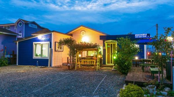 Yangyang river pension