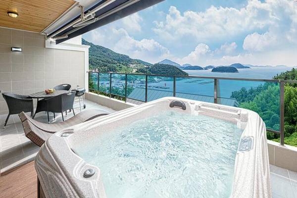 Tongyeong Sea and View Spa Pension