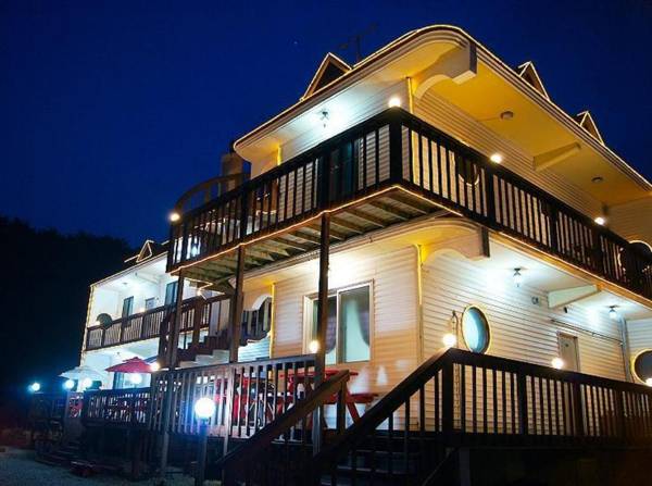 Anmyeondo Taean Romance Pension
