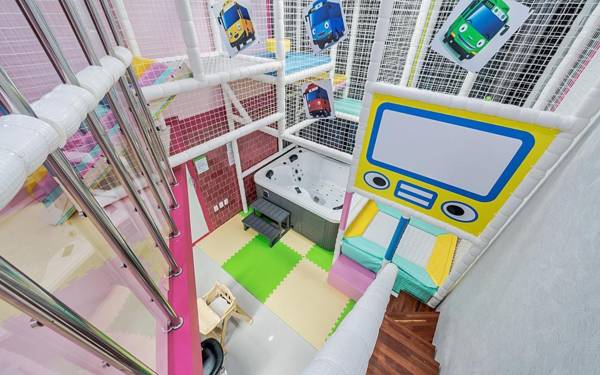 Avianto kids poolvilla