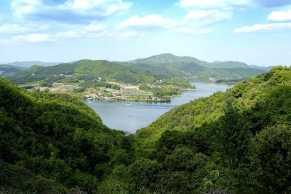 Mountains and rivers