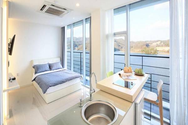 Gapyeong White Cube 24 Spa Pension