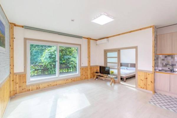 Boeun Supsogui Hayan Pension