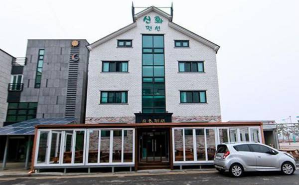 Daecheon Shinhwa Pension