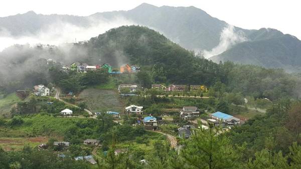Danyang Mountain Pension