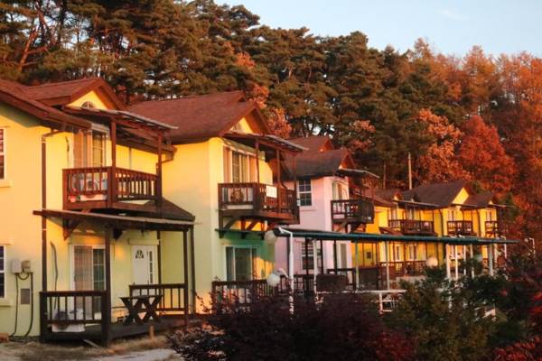 Danyang Mountain Pension