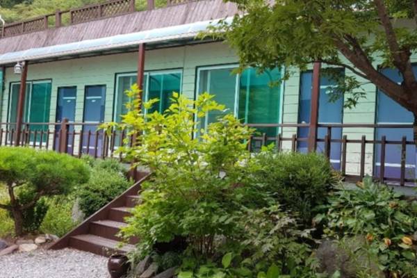 Danyang Natural Scenic Pension