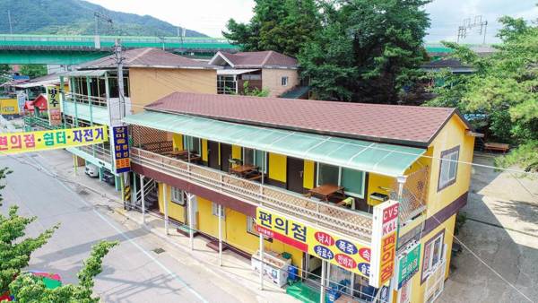 Cheongpyeong Gangmaeul Pension