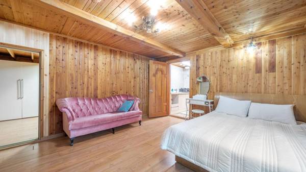 Gapyeong Gold Castle Pension