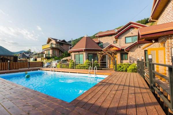 Sunrising forrest Pension