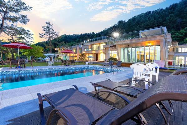 Gapyeong Healing Poolvilla Pension Town