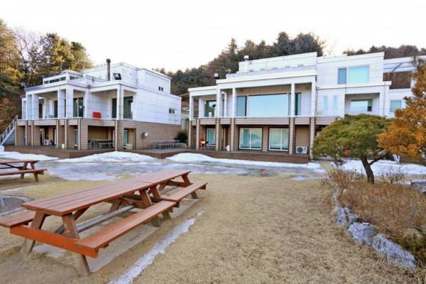 Gapyeong Buddy House Pension