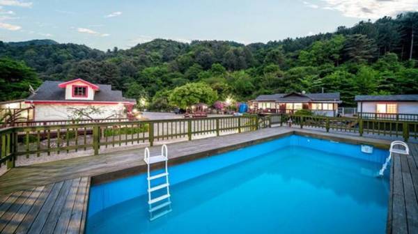 Gapyeong Dalbit Jeongwon Pension