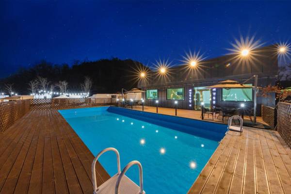 Gapyeong Dog Land Caravan