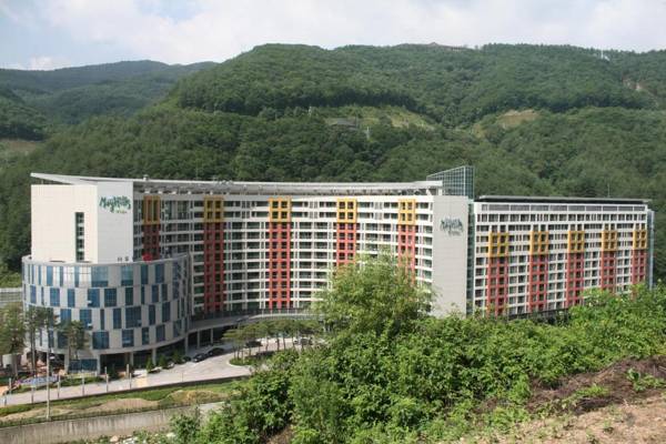 Jeongseon Mayhills Resort