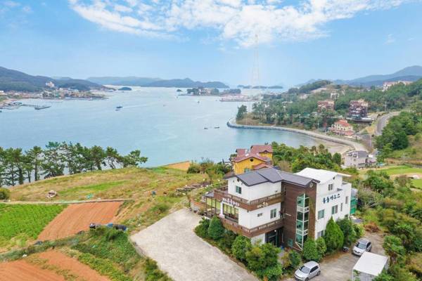 Tongyeong MongDol House